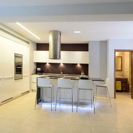 Spacious Fully Equipped 3Bd 2Bath Apt In The Heart Of City With Balconies Ac And Fast Wifi #2 Iraklio Exterior foto