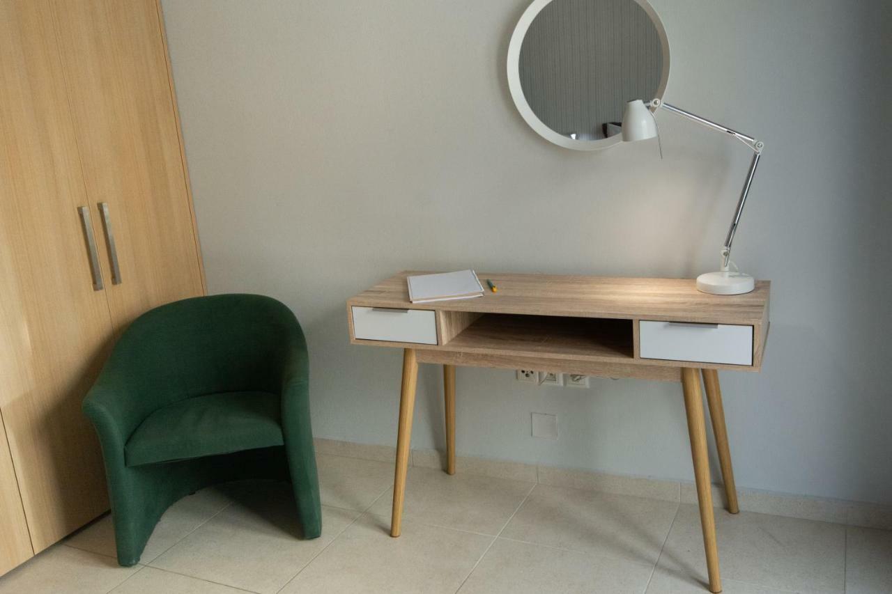 Spacious Fully Equipped 3Bd 2Bath Apt In The Heart Of City With Balconies Ac And Fast Wifi #2 Iraklio Exterior foto